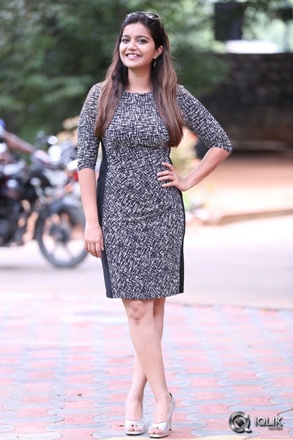 Swathi-Reddy-at-Tripura-Movie-Trailer-Launch